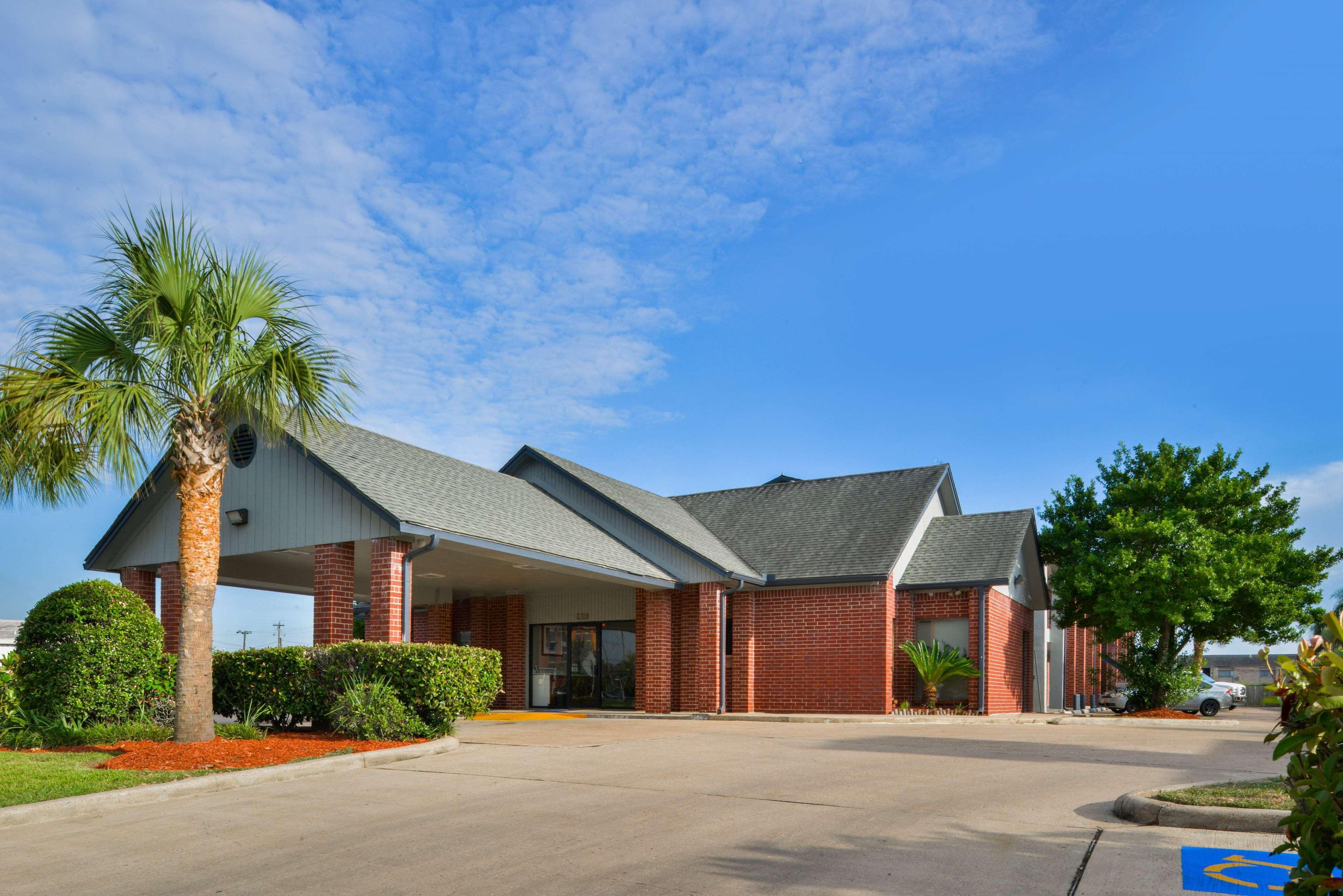 Americas Best Value Inn Pasadena Exterior photo