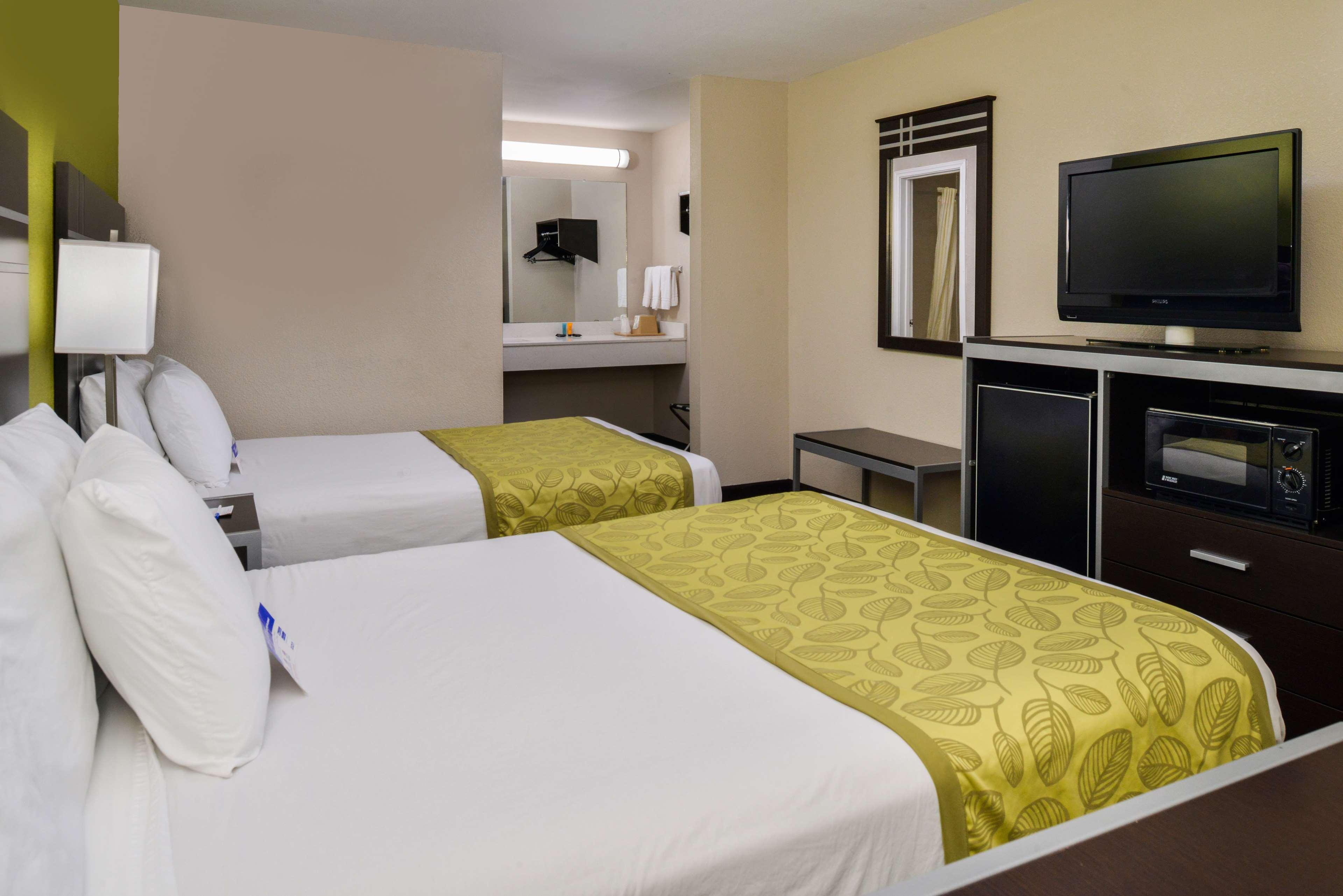 Americas Best Value Inn Pasadena Exterior photo