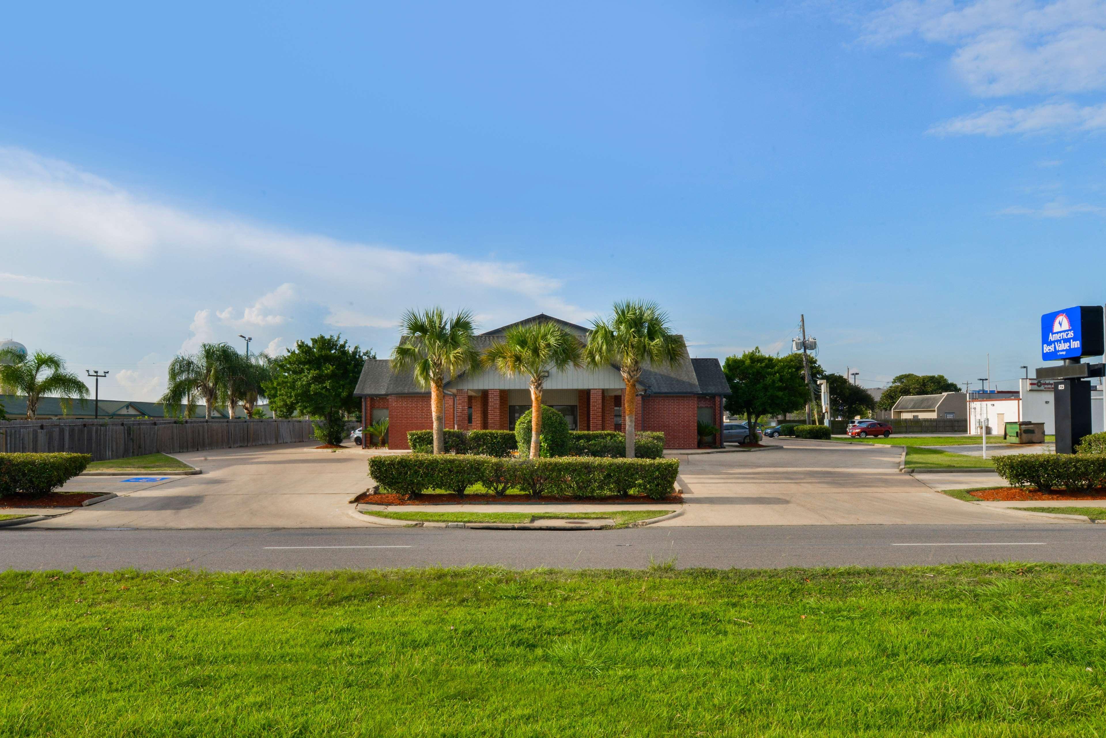 Americas Best Value Inn Pasadena Exterior photo