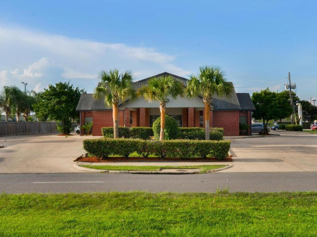 Americas Best Value Inn Pasadena Exterior photo